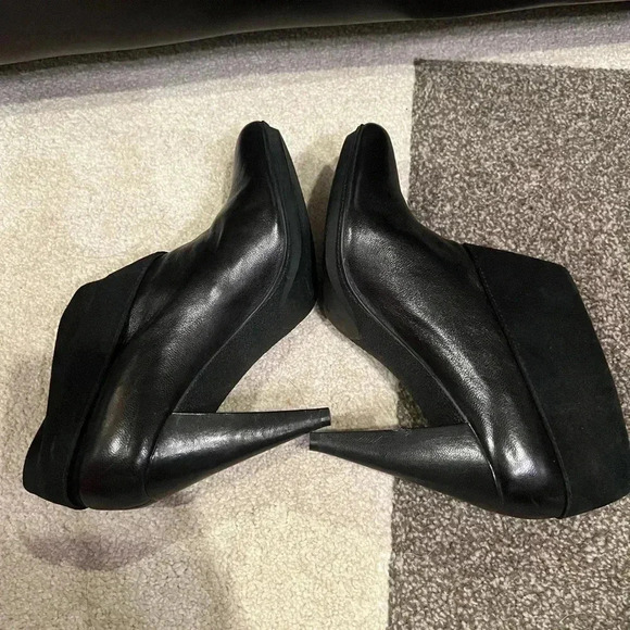 COACH " ANNIKA" ANKLE BOOTS. RETAIL $389. - Picture 5 of 12